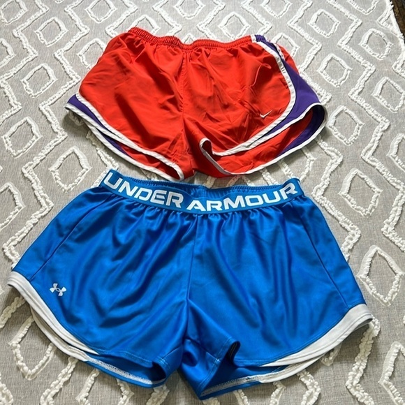 Under Armour Pants - Medium shorts lot of 2 Nike and UA. A166